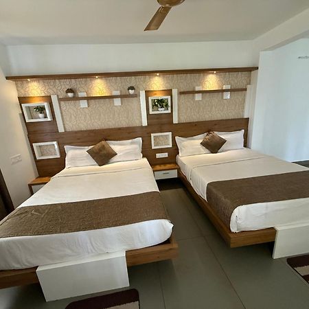 Hotel Honey Rock à Kanthalloor Extérieur photo