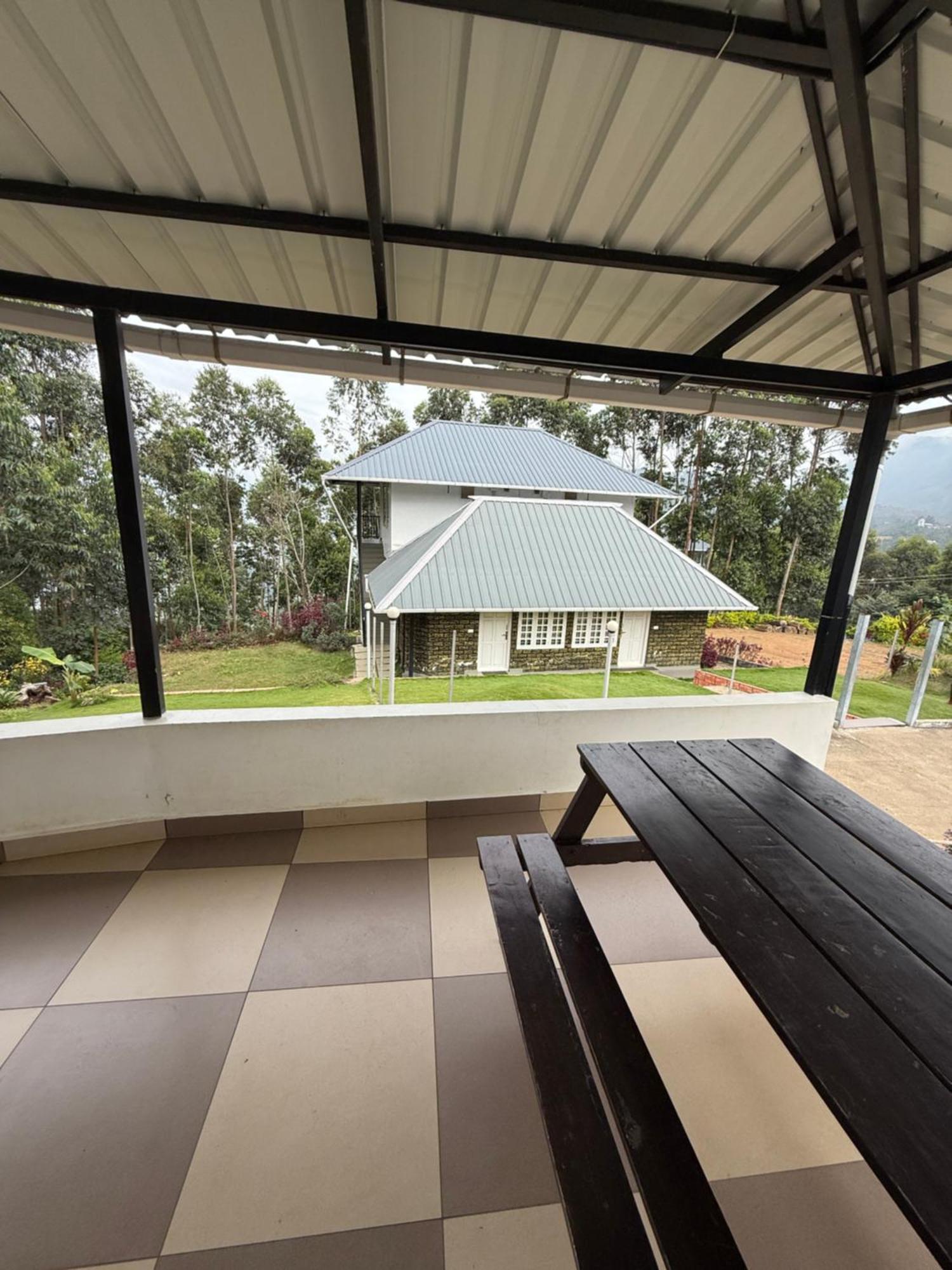 Hotel Honey Rock à Kanthalloor Extérieur photo