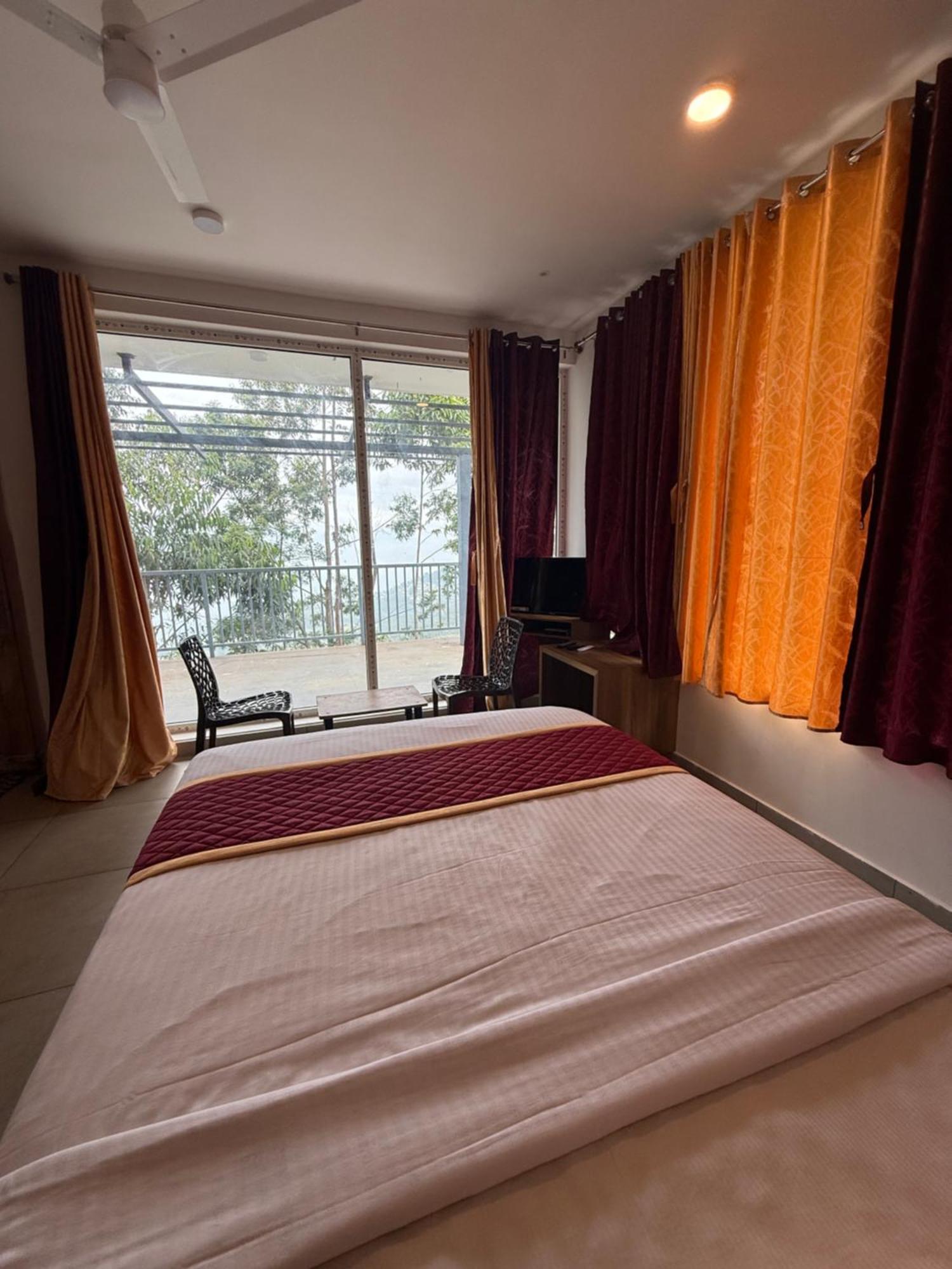 Hotel Honey Rock à Kanthalloor Extérieur photo