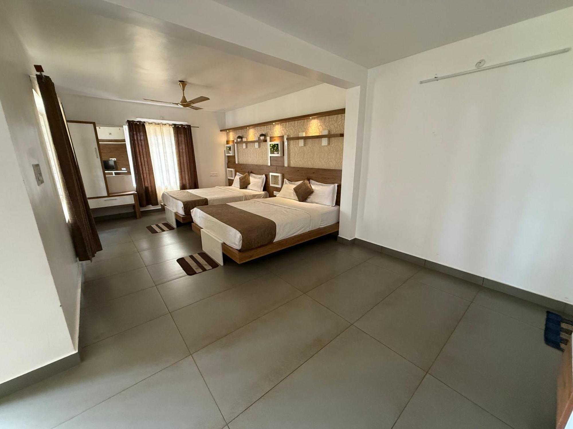 Hotel Honey Rock à Kanthalloor Extérieur photo
